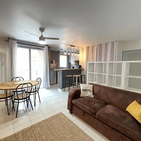 Apartment Le River -t2 De Charme Proche Port St Sauveur *
